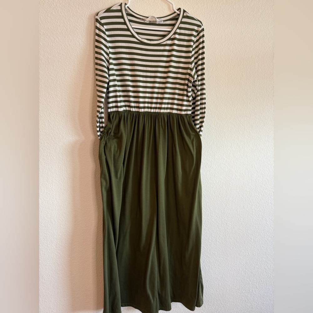 Chic Forest Stripes & Olive Sway – Vidarton XL Midi Dress w/ Pockets 🌿Preloved